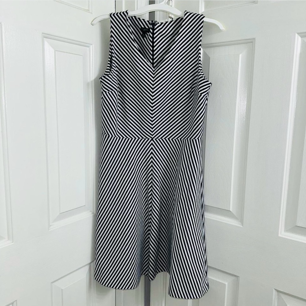 Talbots Women's Black White Stripe V-Neck Sleeveless A Line Dress, L